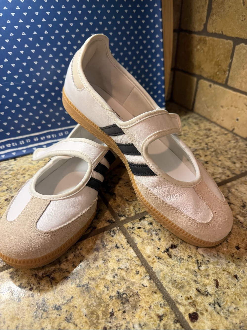 adidas White & Tan Women’s Athletic Mary Jane Shoes Size 8 - Picture 2 of 7